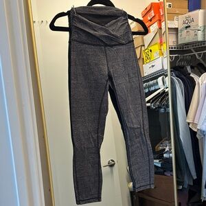 LIKE NEW Lululemon Criss Cross Waist Align Leggings